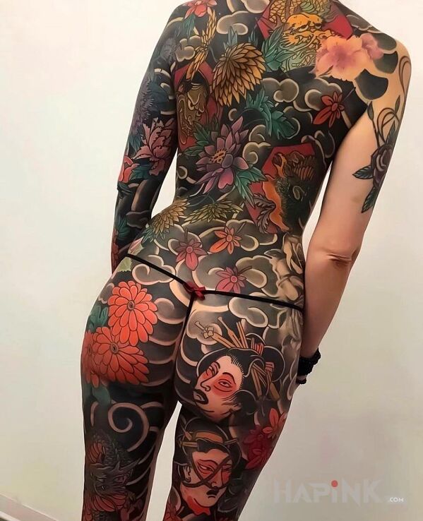 Tattoo Japan suit in floral motif and japanese / irezumi style on the forearm