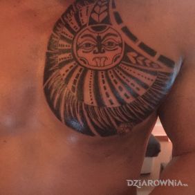 Tatuaż The rock na klatce motyw: indiańskie