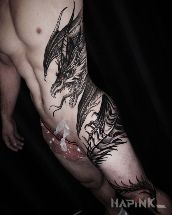 Tattoo Duży, naprawdę duży smok in dragons motif and graphic / illustrative style on the leg