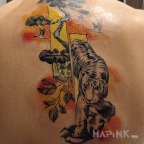 Tattoo Tiger 🐯 on the back motif: colorful style: graphic / illustrative