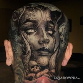 Tatuaż Kobieta demon na głowie motyw: czarno-szare styl: realistyczne