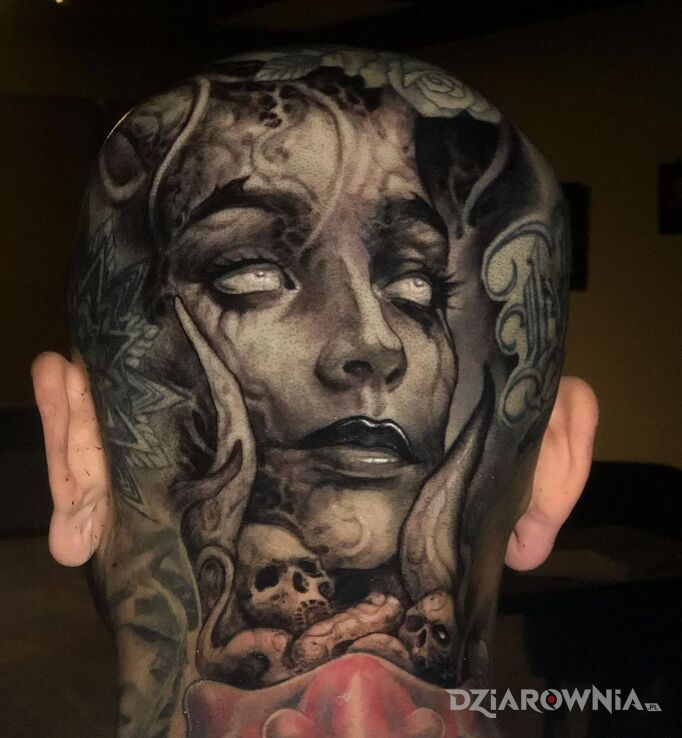 Tatuaż kobieta demon w motywie twarze i stylu realistyczne na głowie