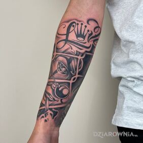 Tatuaż Chicano na przedramieniu motyw: twarze styl: chicano