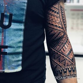 Tatuaż Tattoo Samoa na ręce motyw: rękawy styl: polinezyjskie