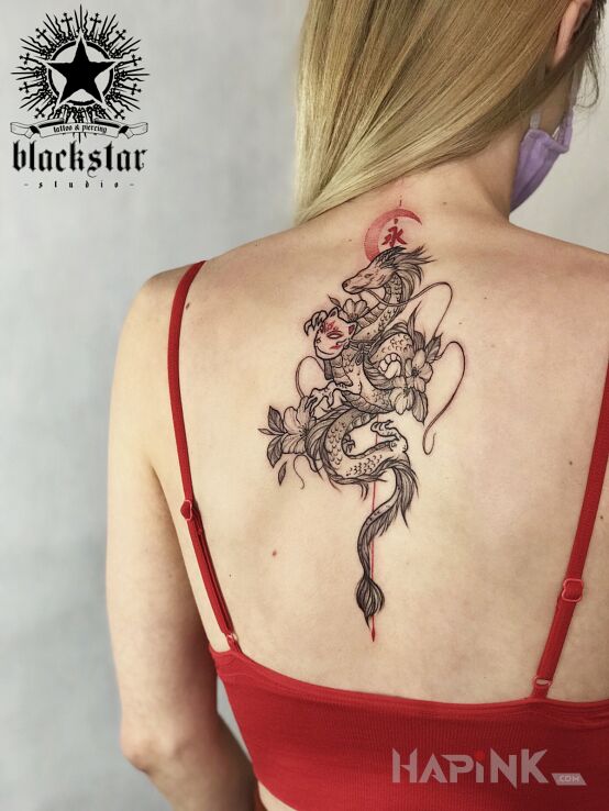 Tattoo Smok na plecach. in black and gray motif and graphic / illustrative style on the back