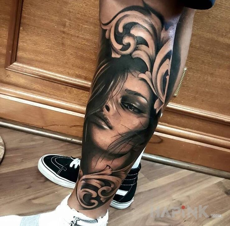 Tattoo Portret brunetki in 3D motif and realistic style on the leg