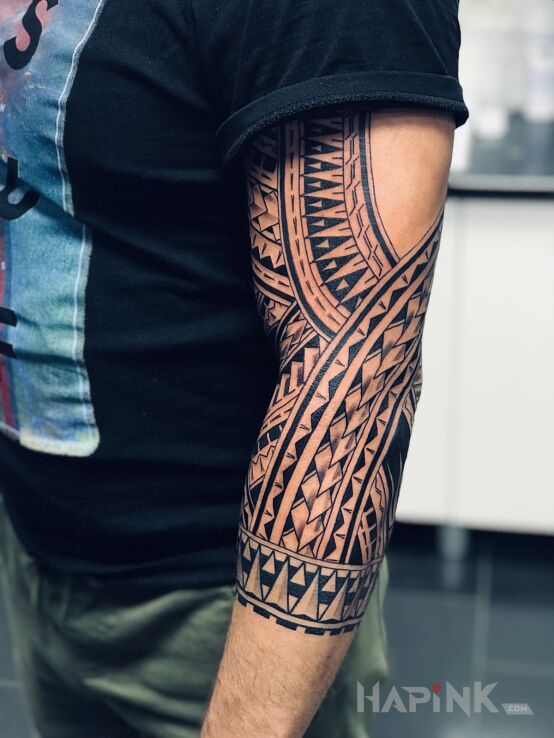 Tattoo Rękaw w stylu Polinezyjskim in other motif and Polynesian style on the upper arm
