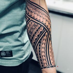 Tattoo Polynesian Style Tattoo on the forearm motif: black and gray style: Polynesian