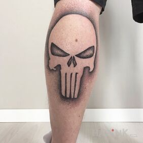 Tattoo Skull on the leg motif: skulls style: graphic / illustrative