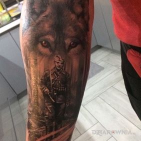 Tatuaż Żołnierze wyklęci "Tarzan" na przedramieniu motyw: patriotyczne