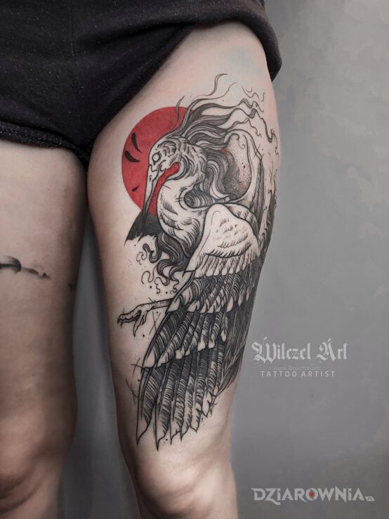 Tatuaż żuraw  ptak  słońce w motywie zwierzęta i stylu kontury / linework na udzie