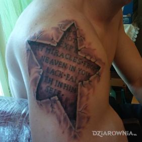 Tatuaż Gwiazda na ramieniu motyw: 3D