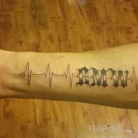 Tattoo Bmw on the forearm motif: lettering