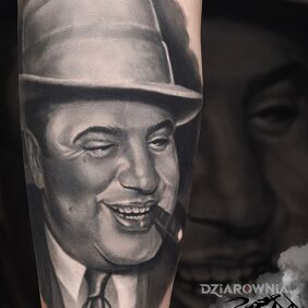 Tatuaż Al capone na ręce motyw: 3D styl: realistyczne