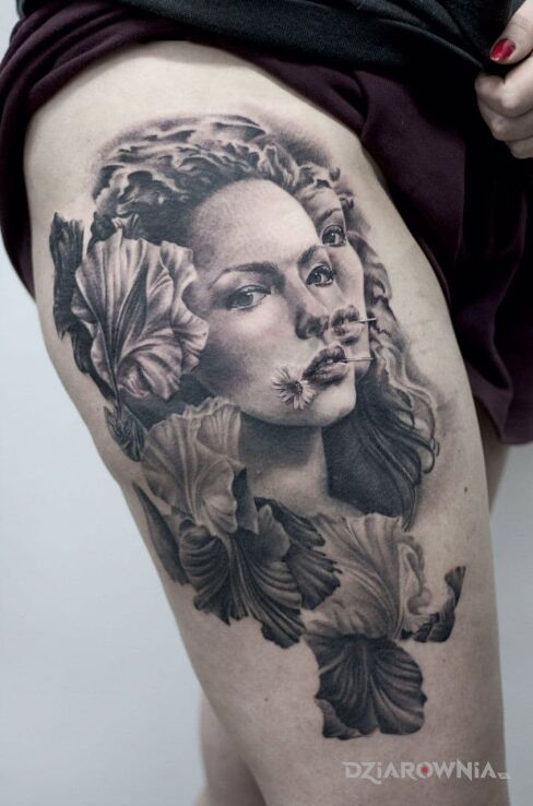 Tatuaż kobiecy portret na udzie w motywie twarze i stylu blackwork / blackout na nodze
