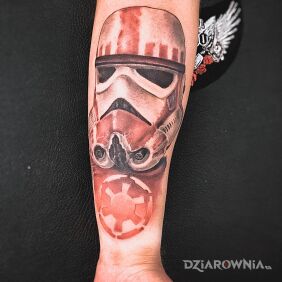 Tatuaż Stormtroopers na przedramieniu motyw: kolorowe styl: realistyczne