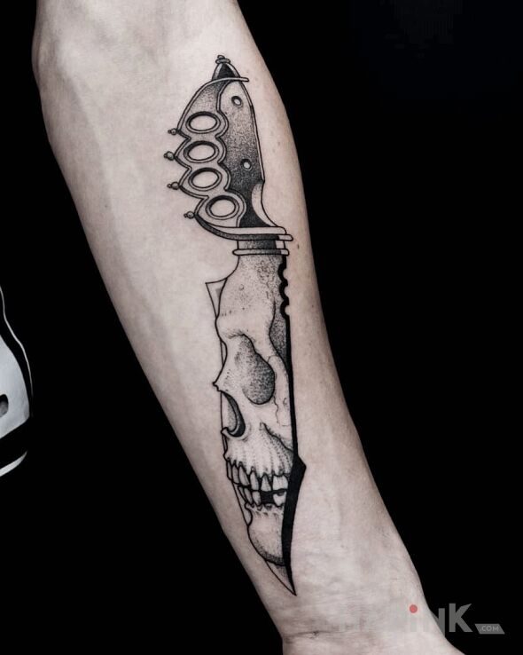 Tattoo Nóż / Czaszka / Kastet in objects motif and dotwork style on the forearm