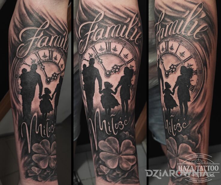 Tatuaż rodzina miłość w motywie rękawy i stylu blackwork / blackout na przedramieniu