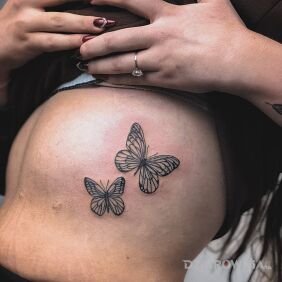 Tatuaż Butterfly na żebrach motyw: motyle styl: graficzne / ilustracyjne