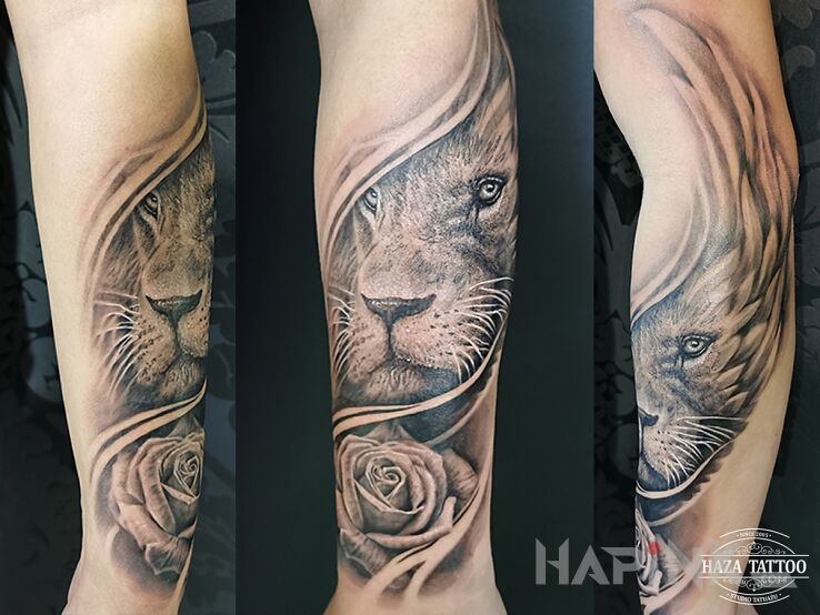Tattoo Róża i lew w łagodnej wersji in animals motif and realistic style on the forearm