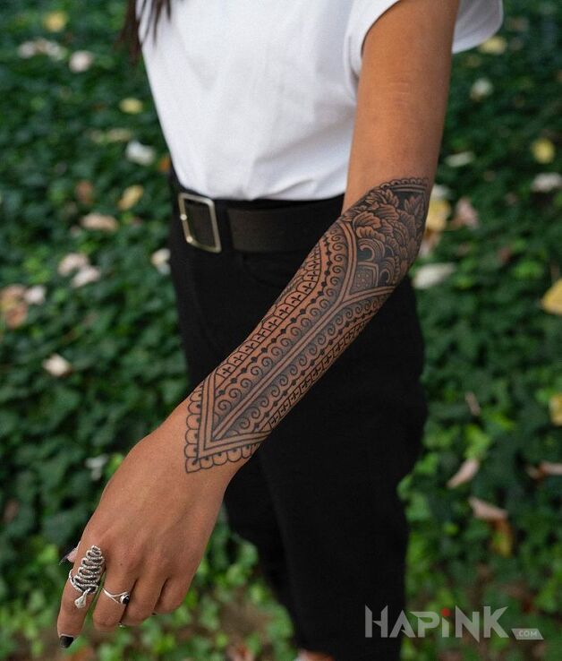 Tattoo Wzorzyste wzory in other motif and graphic / illustrative style on the elbow