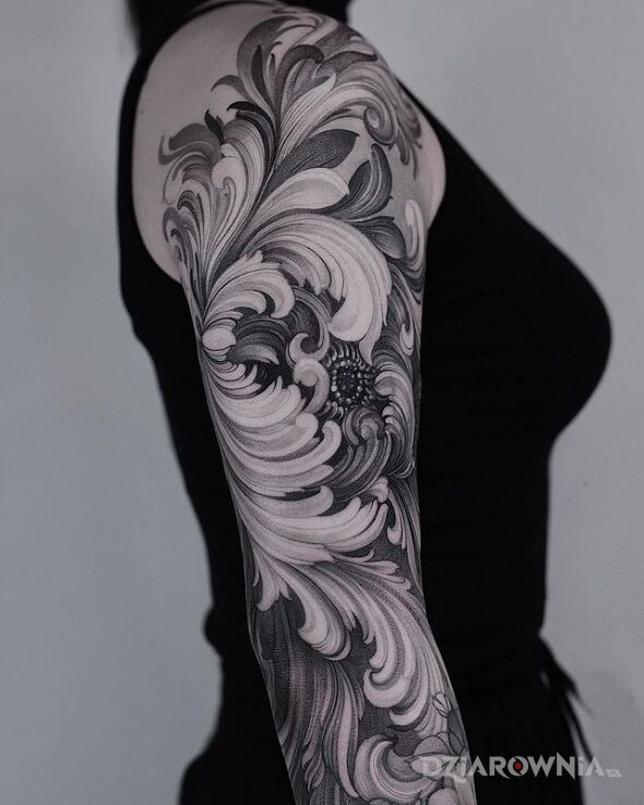 Tatuaż cudaczny kwiat w motywie kwiaty i stylu graficzne / ilustracyjne na ramieniu