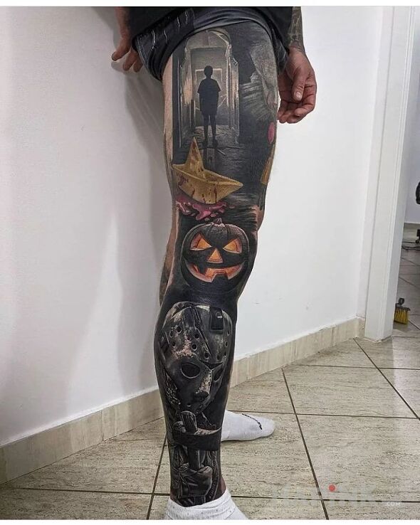 Tattoo Halloweenowy klimat in characters motif and realistic style on the knee