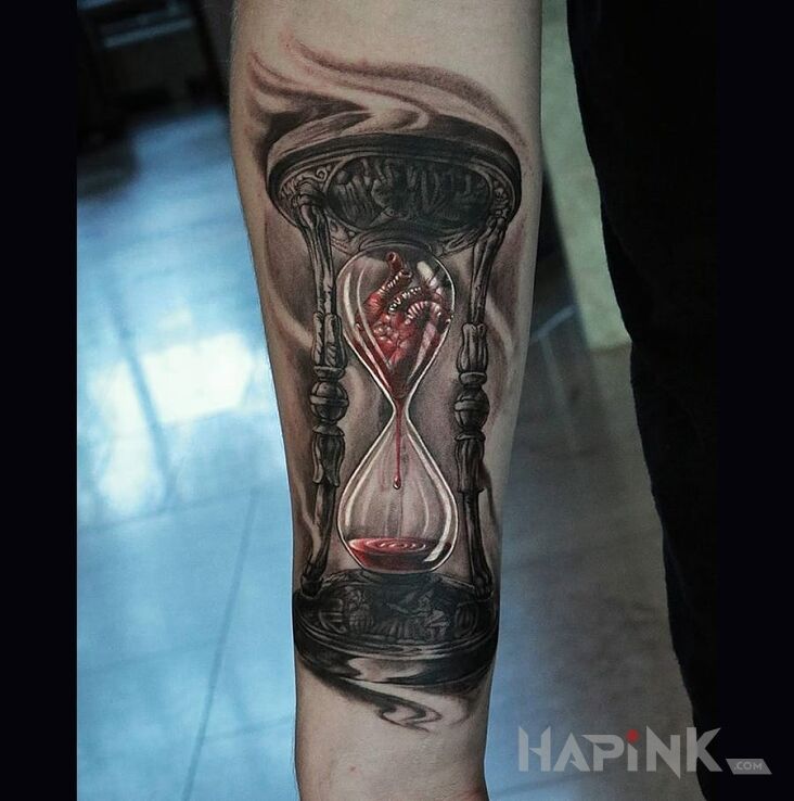 Tattoo Klepsydra in 3D motif on the forearm