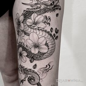 Tatuaż Smok / Kwiaty na nodze motyw: fantasy styl: graficzne / ilustracyjne