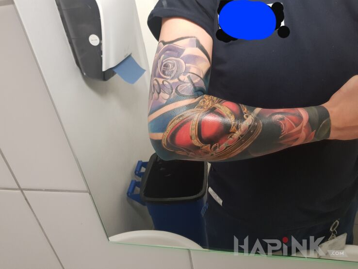 Tattoo Prawie gotowy rękaw. in colorful motif and realistic style on the upper arm