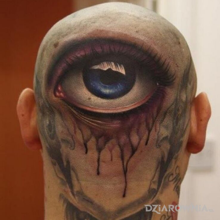 Tatuaż krwawiące oko w motywie 3D i stylu realistyczne na głowie