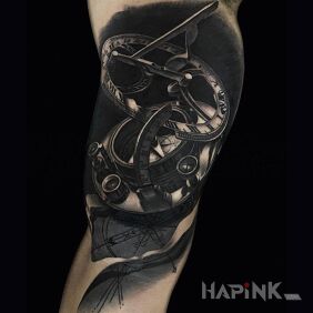 Tattoo Sextans on the upper arm motif: 3D style: realistic