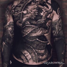 Tatuaż Ooo kyrie eleison na brzuchu motyw: rękawy styl: blackwork / blackout