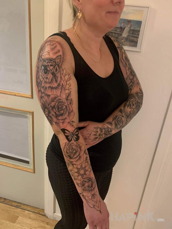 Tattoo Motyl in animals motif and graphic / illustrative style On the arm