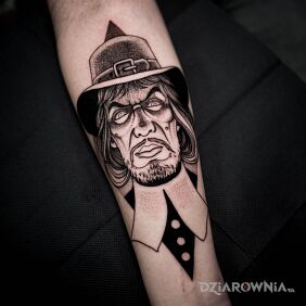 Tatuaż Witchfinder General / Pogromca czarownic na przedramieniu motyw: postacie styl: graficzne / ilustracyjne