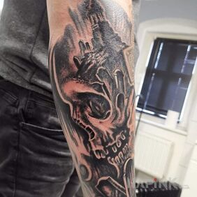Tattoo Skull on the forearm motif: skulls style: graphic / illustrative