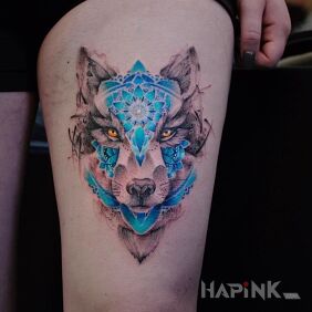 Tattoo Incredibly pretty little wolf on the leg motif: animals