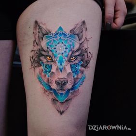 Tatuaż Niesamowicie śliczny wilczek na nodze motyw: zwierzęta