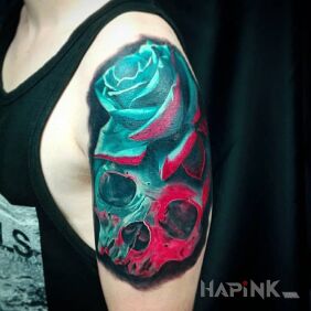 Tattoo Rose and skull on the upper arm motif: 3D