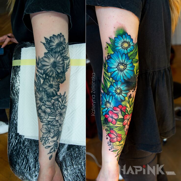 Tattoo Kwiaty / Liście in cover-up motif and Watercolor style on the forearm