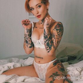 Tatuaż Rude wlosy na nodze motyw: seksowne styl: graficzne / ilustracyjne