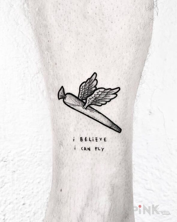 Tattoo Latający skunik in black and gray motif and graphic / illustrative style on the leg