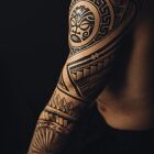 Tatuaż w stylu Polinezyjskim