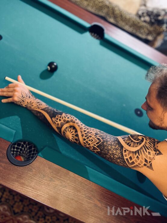 Tattoo Tatuaż w stylu ornamentalnym , Dotwork in sleeves motif and dotwork style on the shoulder