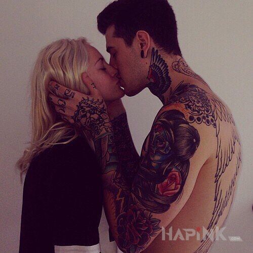 Tattoo Buziaczki in sleeves motif and oldschool style on the upper arm