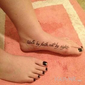 Tattoo Foot inscription on the foot motif: lettering