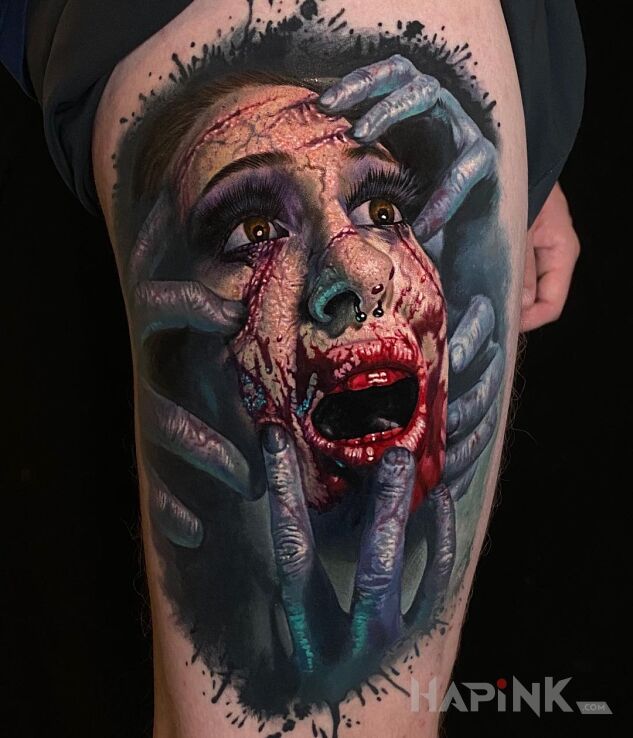 Tattoo Laska ma przerypane in colorful motif and realistic style on the thigh