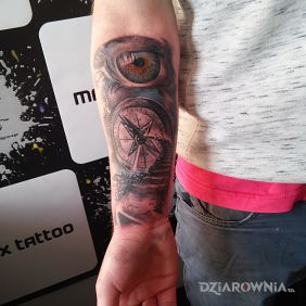 Tatuaż Masz tylko jedną drogę. na przedramieniu motyw: 3D