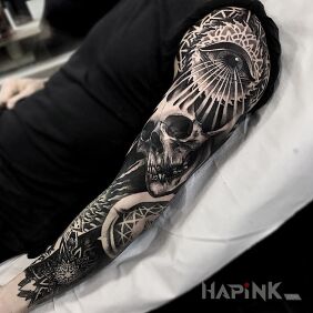 Tattoo Dark Sleeve on the upper arm motif: sleeves style: dotwork