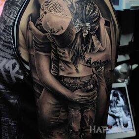 Tattoo Hug on the upper arm motif: characters style: realistic